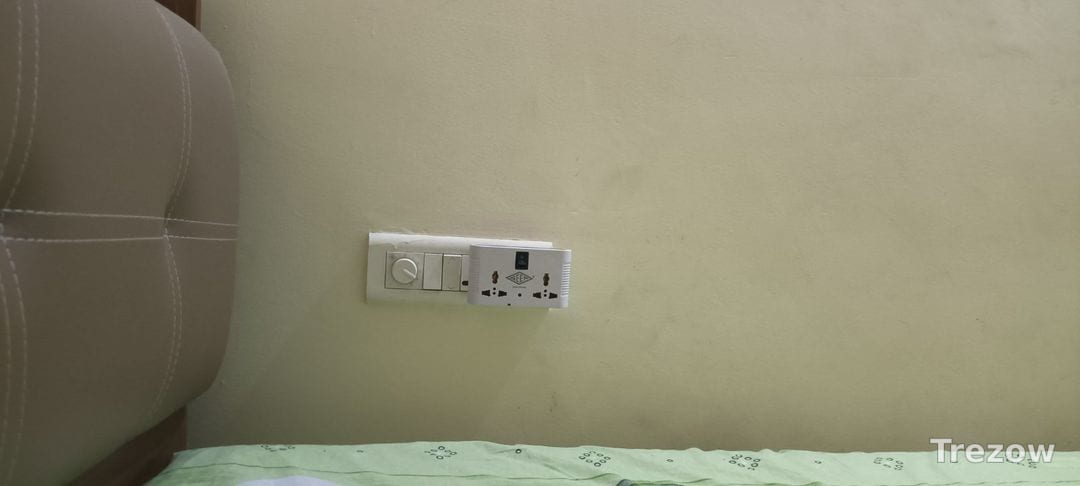 Electronic switch and hot water bag