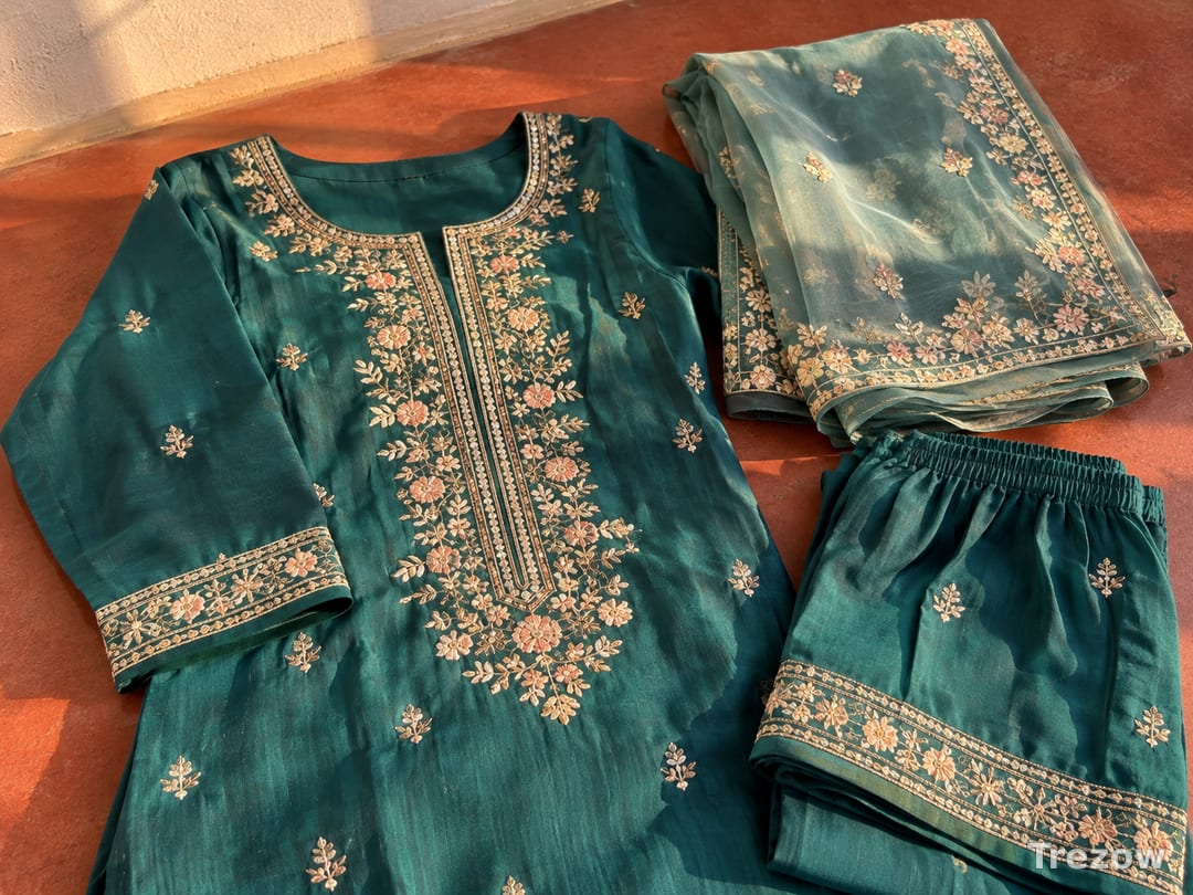 Embroidered kurti set with dupatta