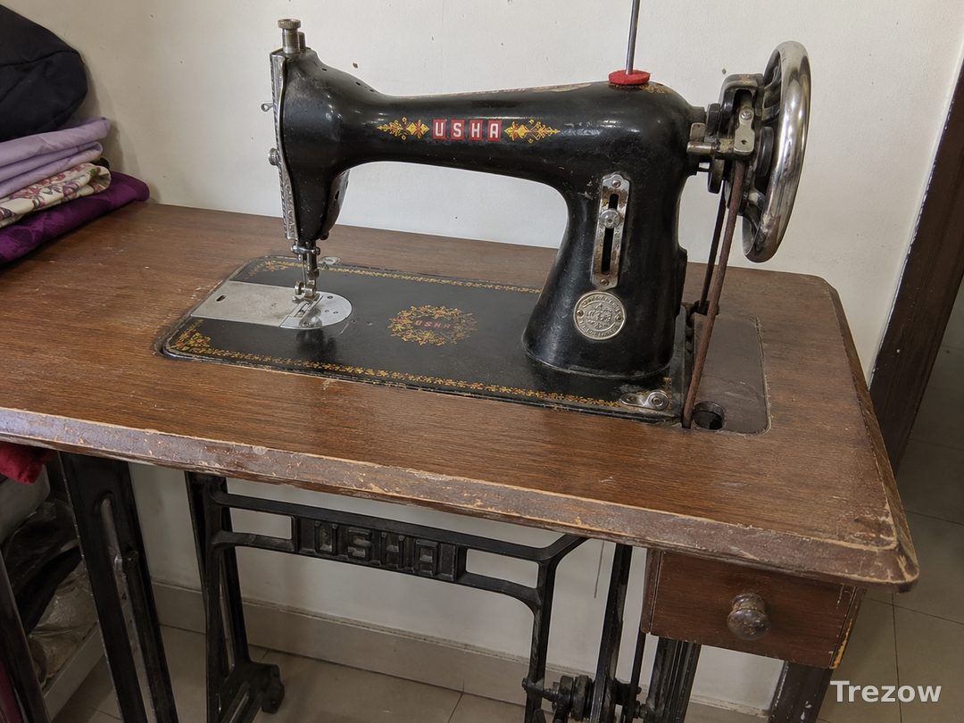 Usha manual sewing machine