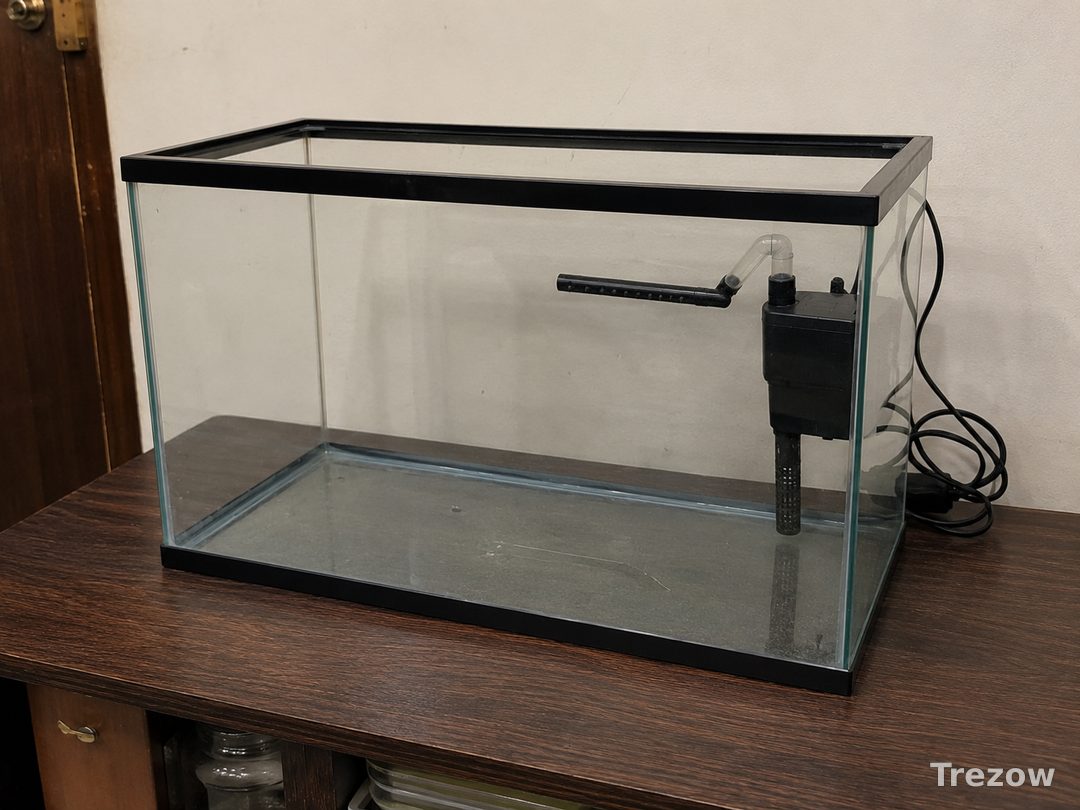 Aquarium tank 2ft with filter