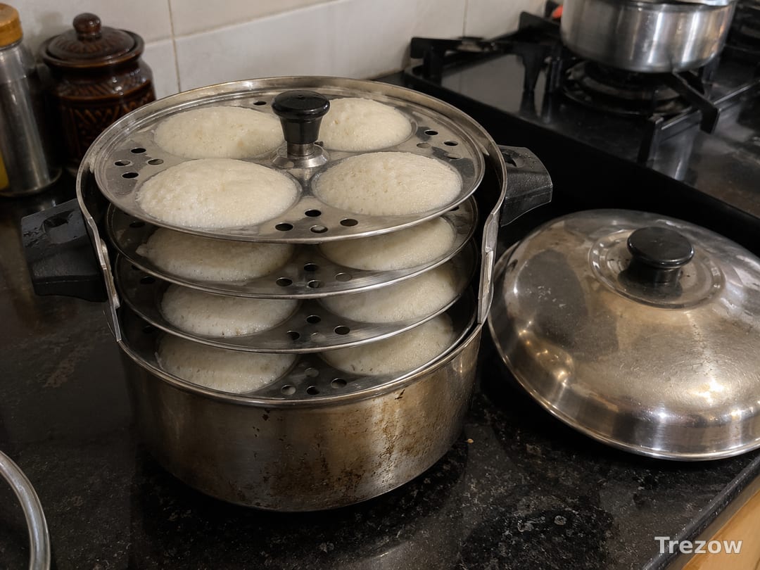 Steel idli maker, 4 plates