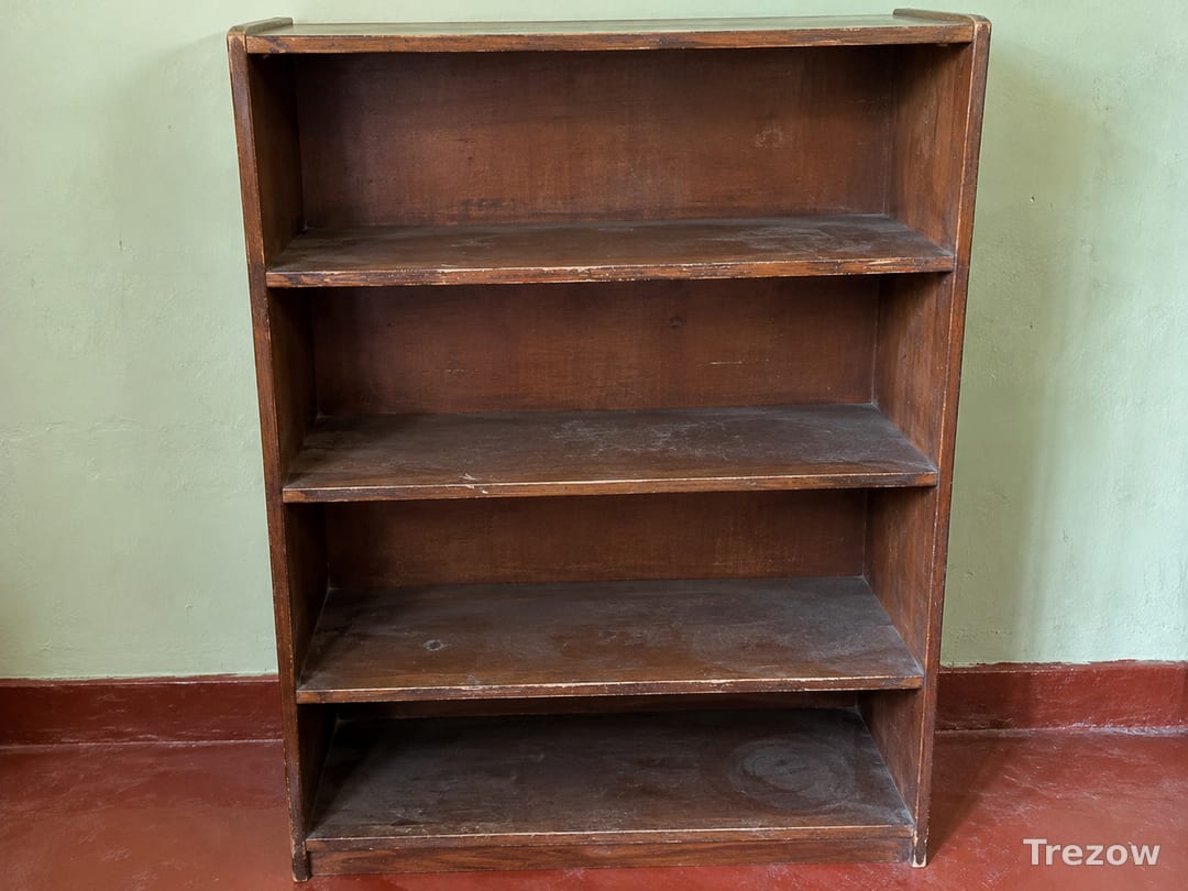 Wooden bookshelf, 4 shelves