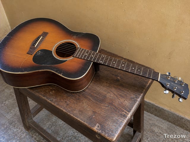 Acoustic guitar, 6 string, sunburst
