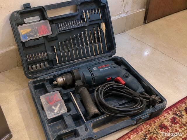 Bosch drill machine with bit set
