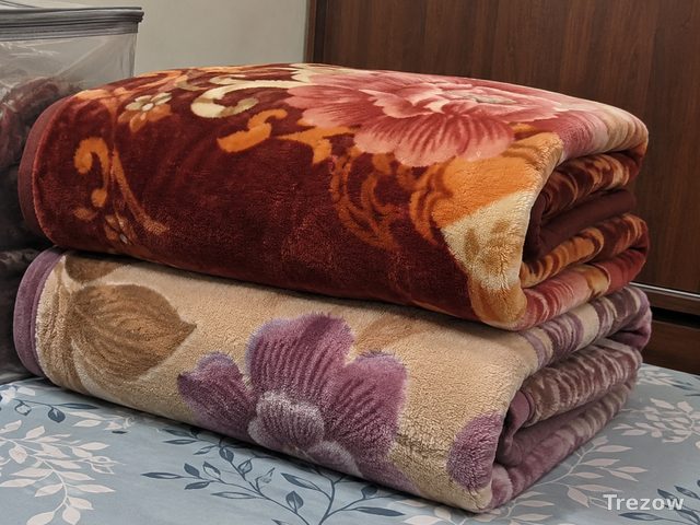 Warm blankets, 2 single-bed