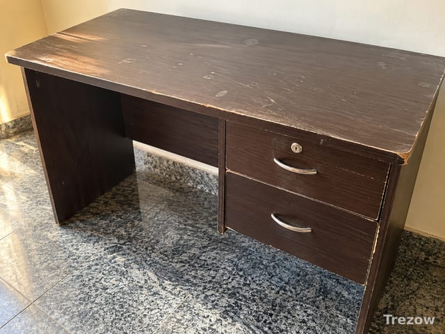 Study table with 2 drawers
